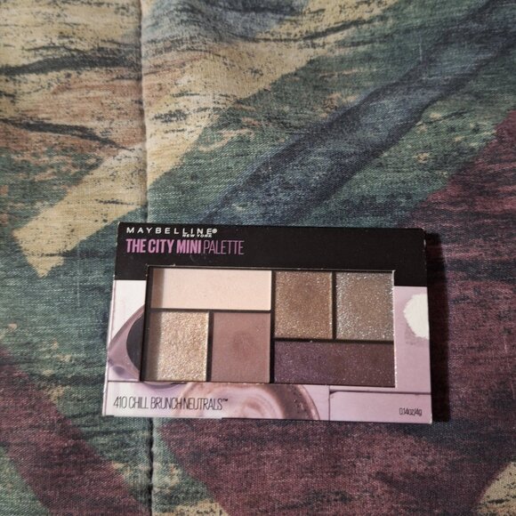 ☕🤍 Maybelline The City Mini Chill Brunch Neutrals Eyeshadow Palette - Picture 2 of 3